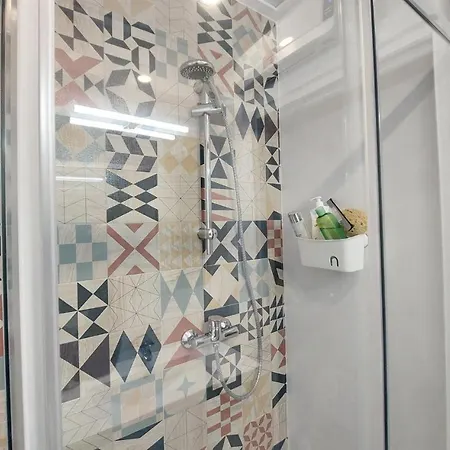 3 Bedroom Lovely In Apartament